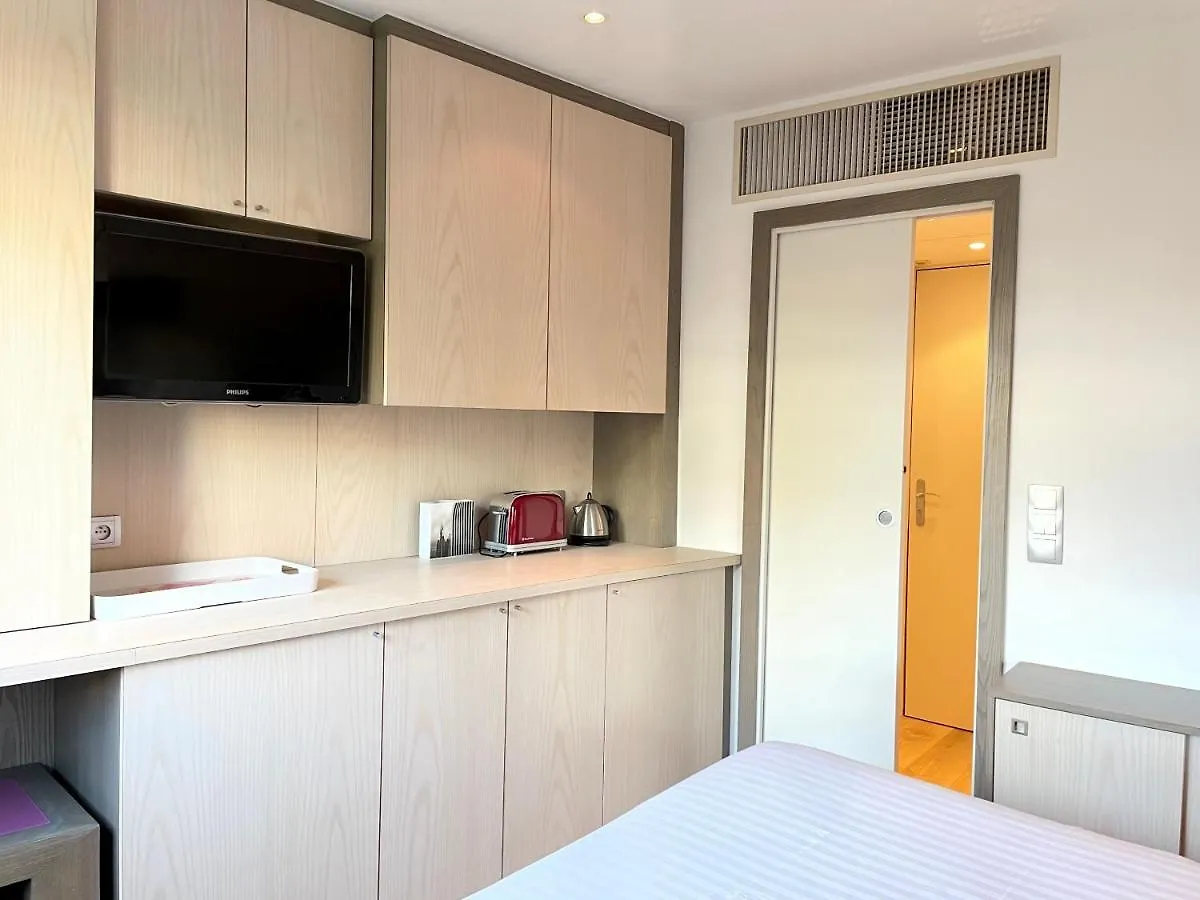 Apartment Chambre Idealement Situee A 50M De La Croisette Cannes France