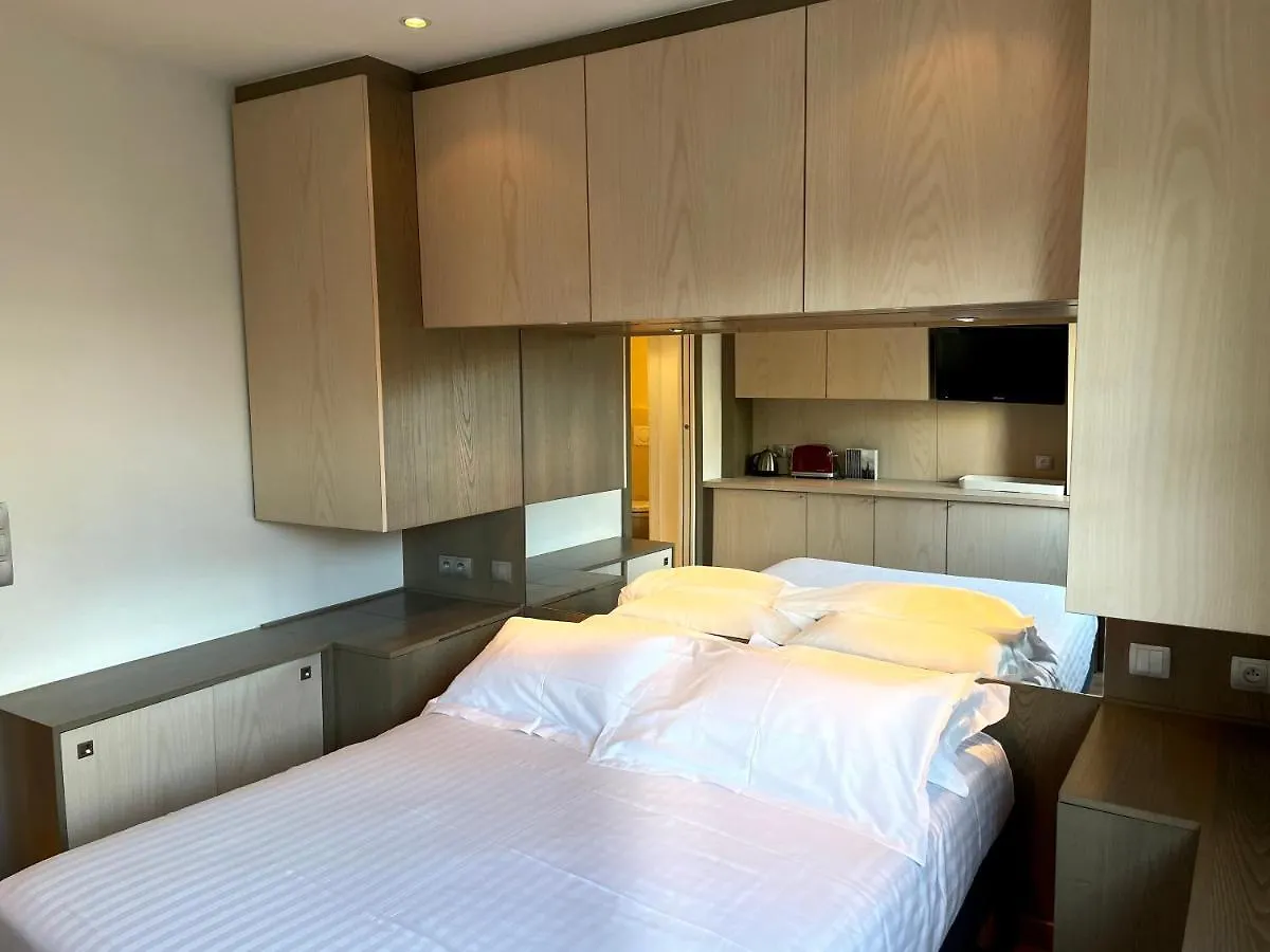 Chambre Idealement Situee A 50M De La Croisette Cannes 0*,  France
